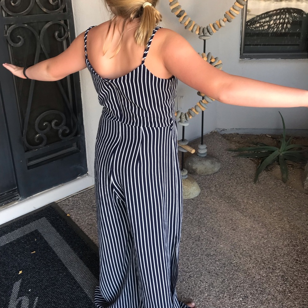 🍃Jumpsuit🍃 - Picture 3 of 4